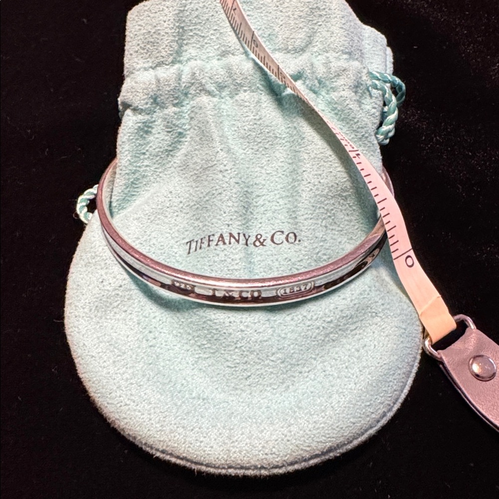 Tiffany & Co silver bangle - Picture 2 of 4